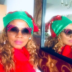 Used Fendi sunglasses cat eye like new no scratches comes with original case